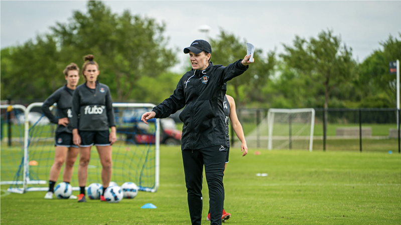 Former Cowgirl Sarah Lowdon makes pro head coach debut ...